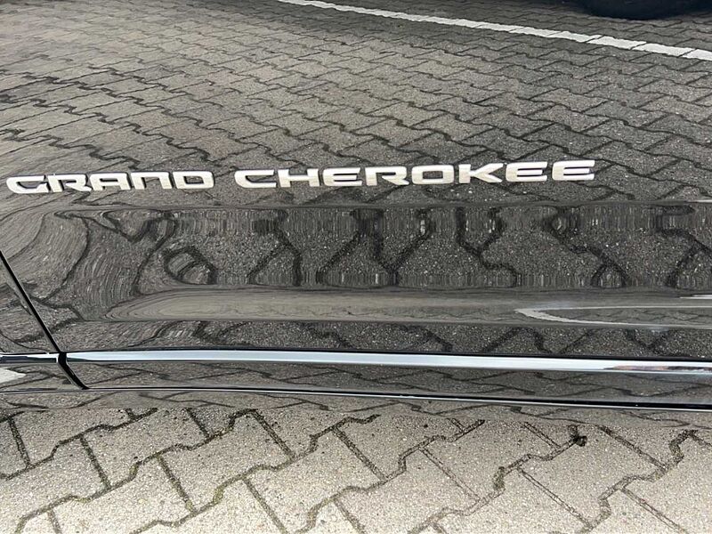 Jeep Grand Cherokee Overland 3.6 AHK 3x DISPLAY SHZ