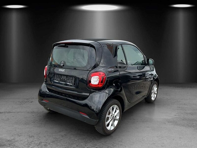 Smart fortwo Passion Klimaautom SHZ Tempomat Berganfahrass. GA Alu Freisprech Allwetterreifen