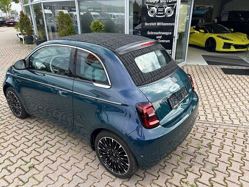 Fiat 500 La Prima 42 kWh Navi Memory Sitze 360°LED Apple CarPlay Android Auto Klimaautom